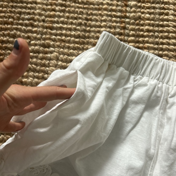 SNDYS White Embroidered Shorts - Picture 4 of 4